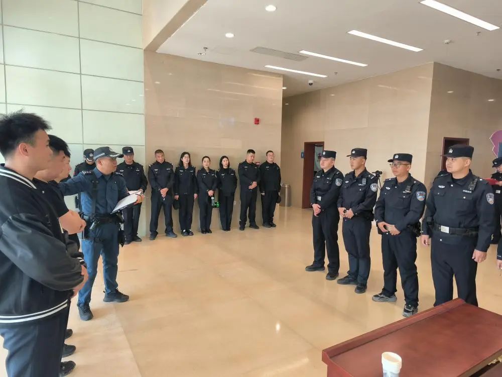 淬警练精兵，强警向前进——乌兰察布市公安局集宁分局扎实开展红蓝军对抗演练1.jpg