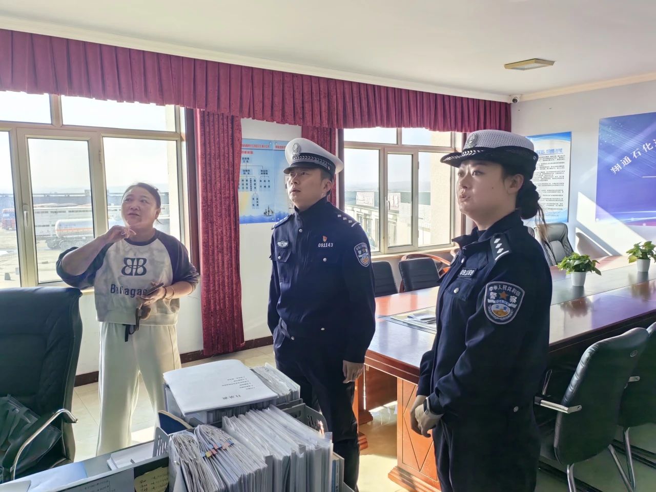 四子王旗交警深入辖区危化品企业开展生产安全督导检查3.jpg